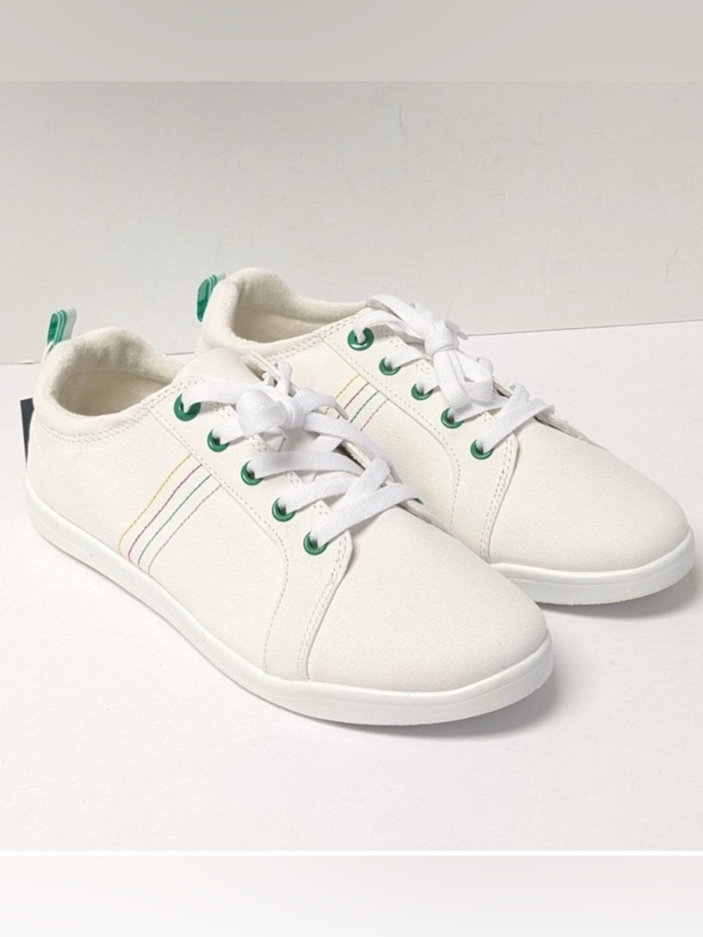 Vionic Beach NWT Stinson White Canvas Striped Sneakers Women's Size 9